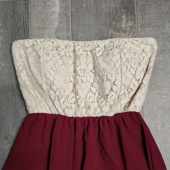 Body central strapless dress 👗 - Picture 6 of 10